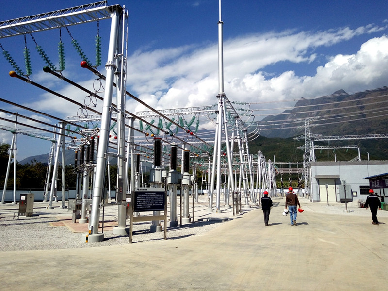 ��ӵ���220ǧ���������վ����Ͷ��